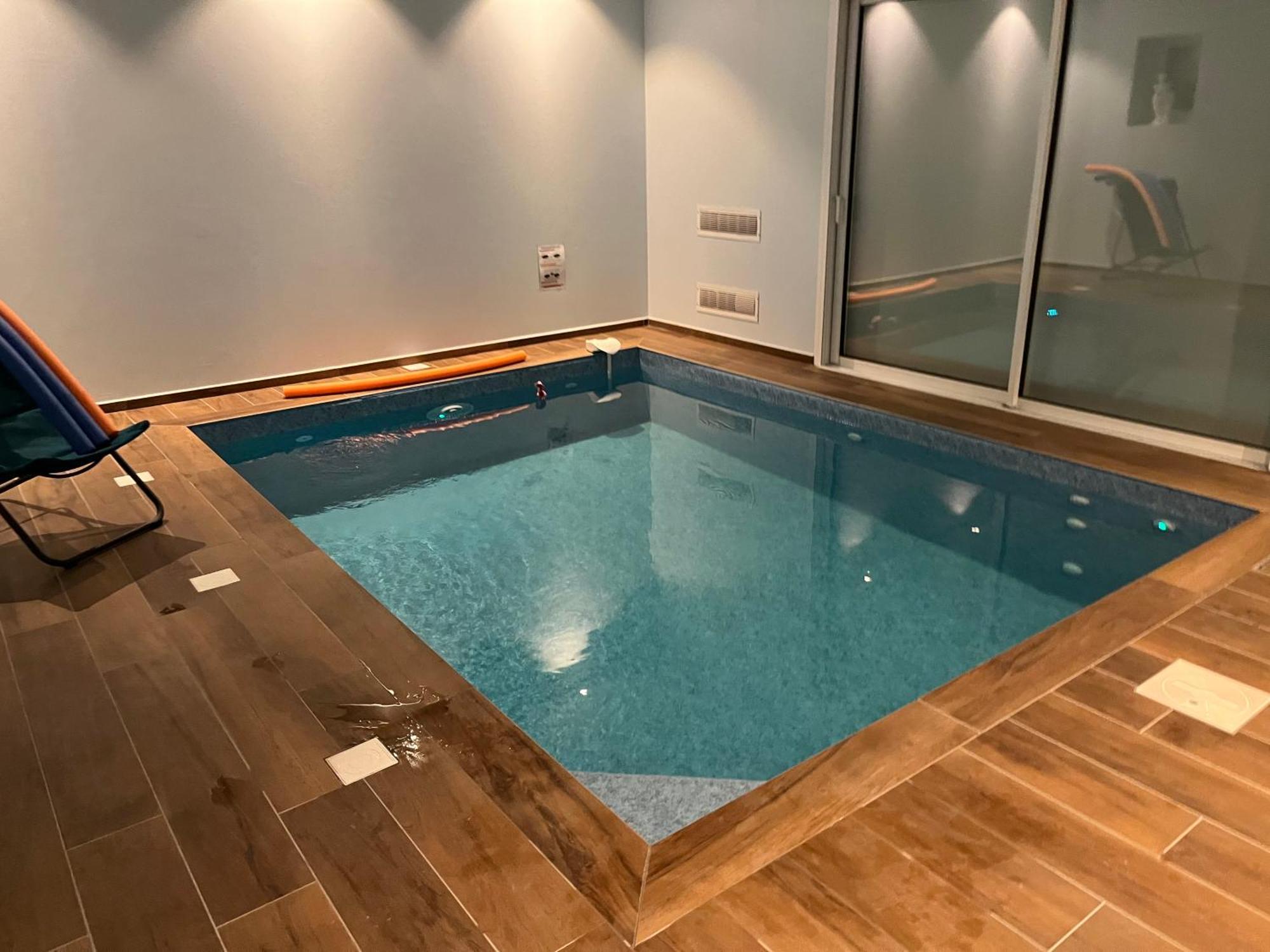 Maison Avec Piscine Interieure Privee, Buses De Spa, Jardin Clos Et Parking Aouste-sur-Sye Exterior photo